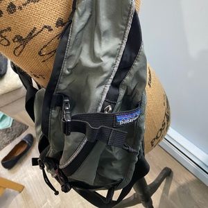 Patagonia cross body bag.
